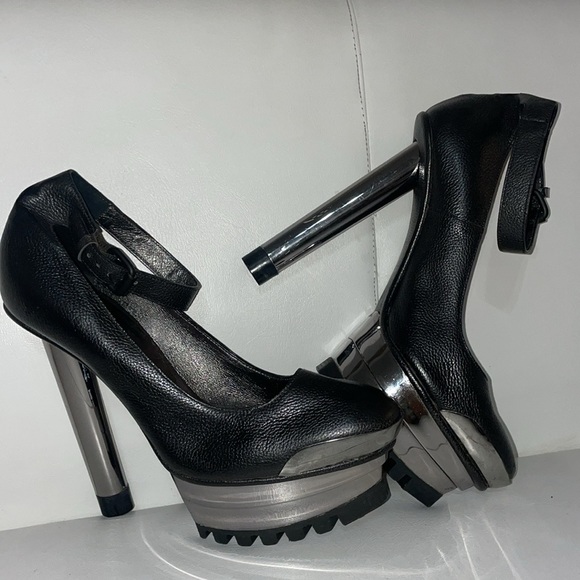 Vintage runway Calvin Klein Collection black leather heels silver metal platform - Picture 14 of 15